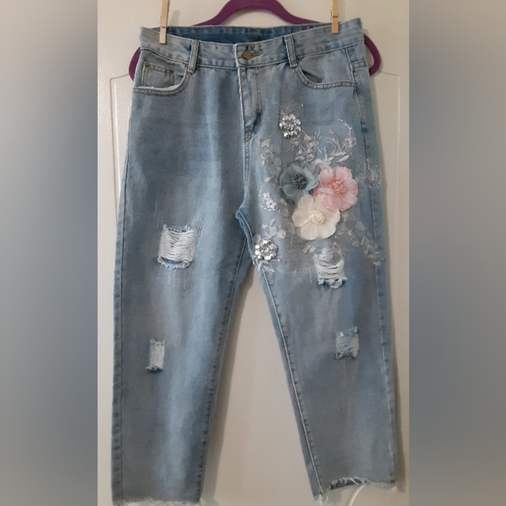 Candy Fashion Jeans Crop Fray Hem Distressed Floral Embellished Juniors Size XXL